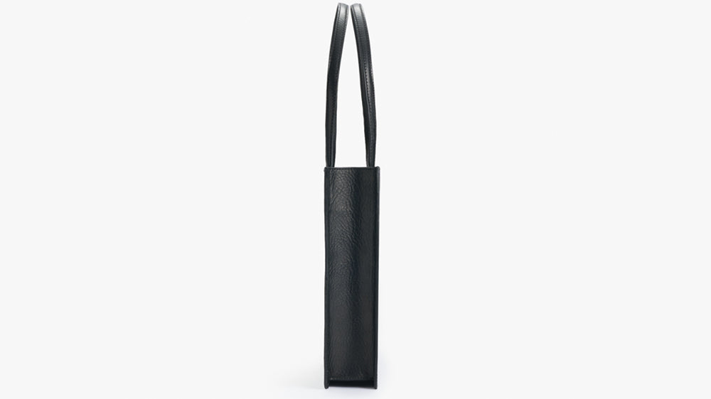Magazine Tote Abatanada Negra