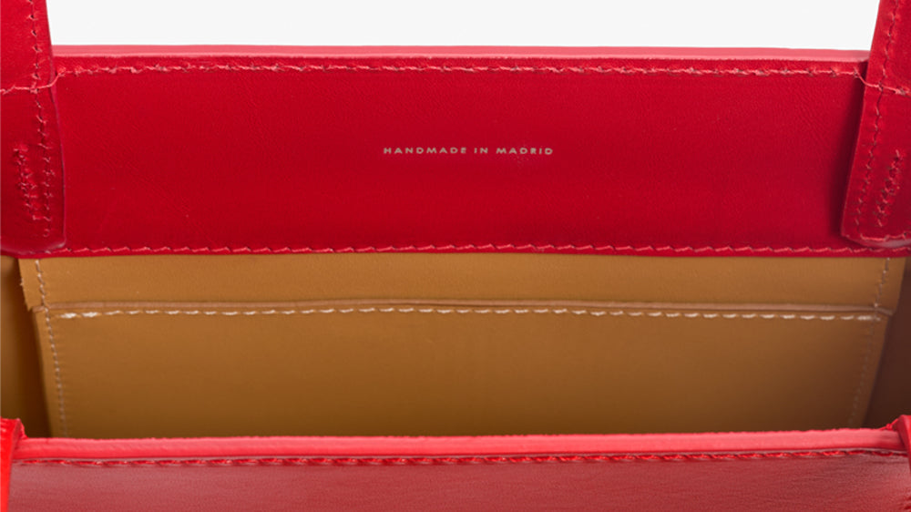 Magazine Tote Rojo